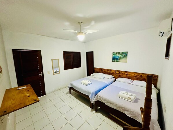 Quadruple Room | Bed sheets - Jeri Kite Surf Hostel  (Jijoca de Jericoacoara)