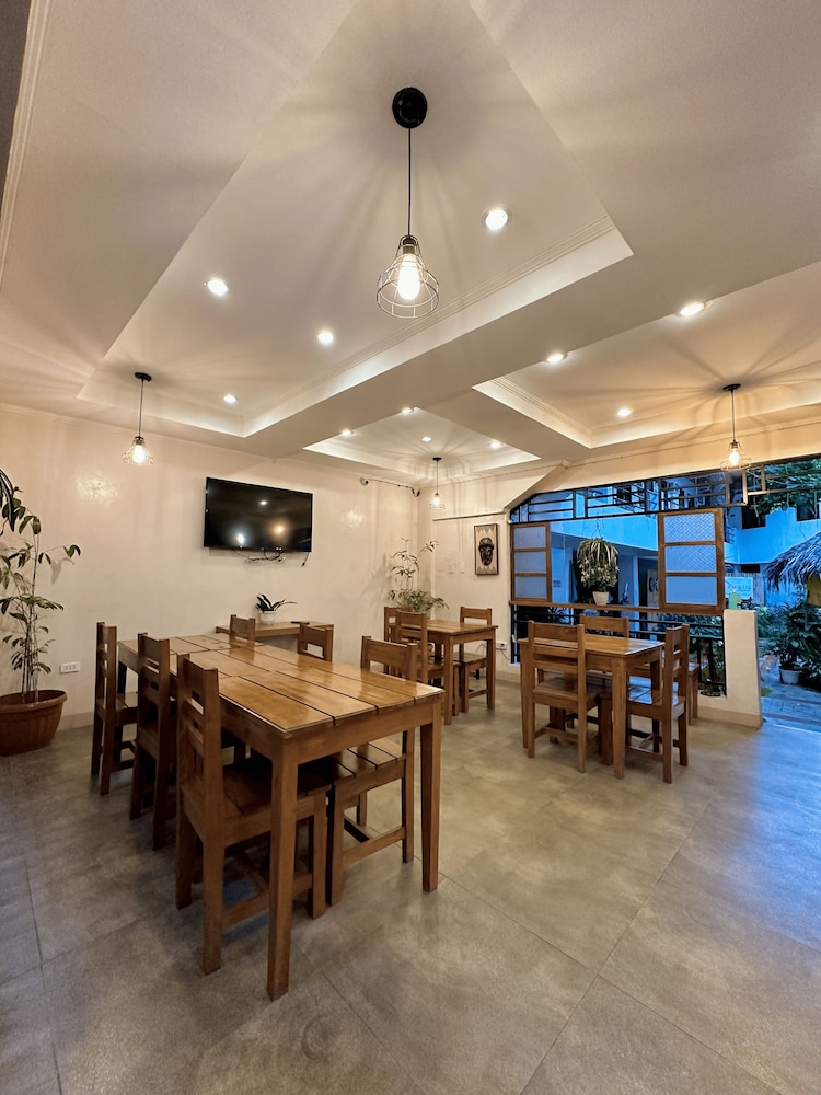 Papierus Pensionne by null