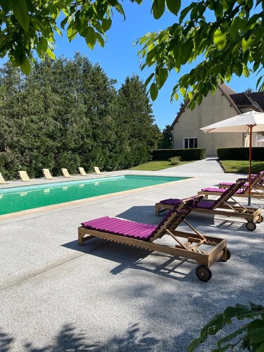 Villa Bien-être et Fête : Jacuzzi, Sauna, Court de Tennis, Piscine D'été, Étang
