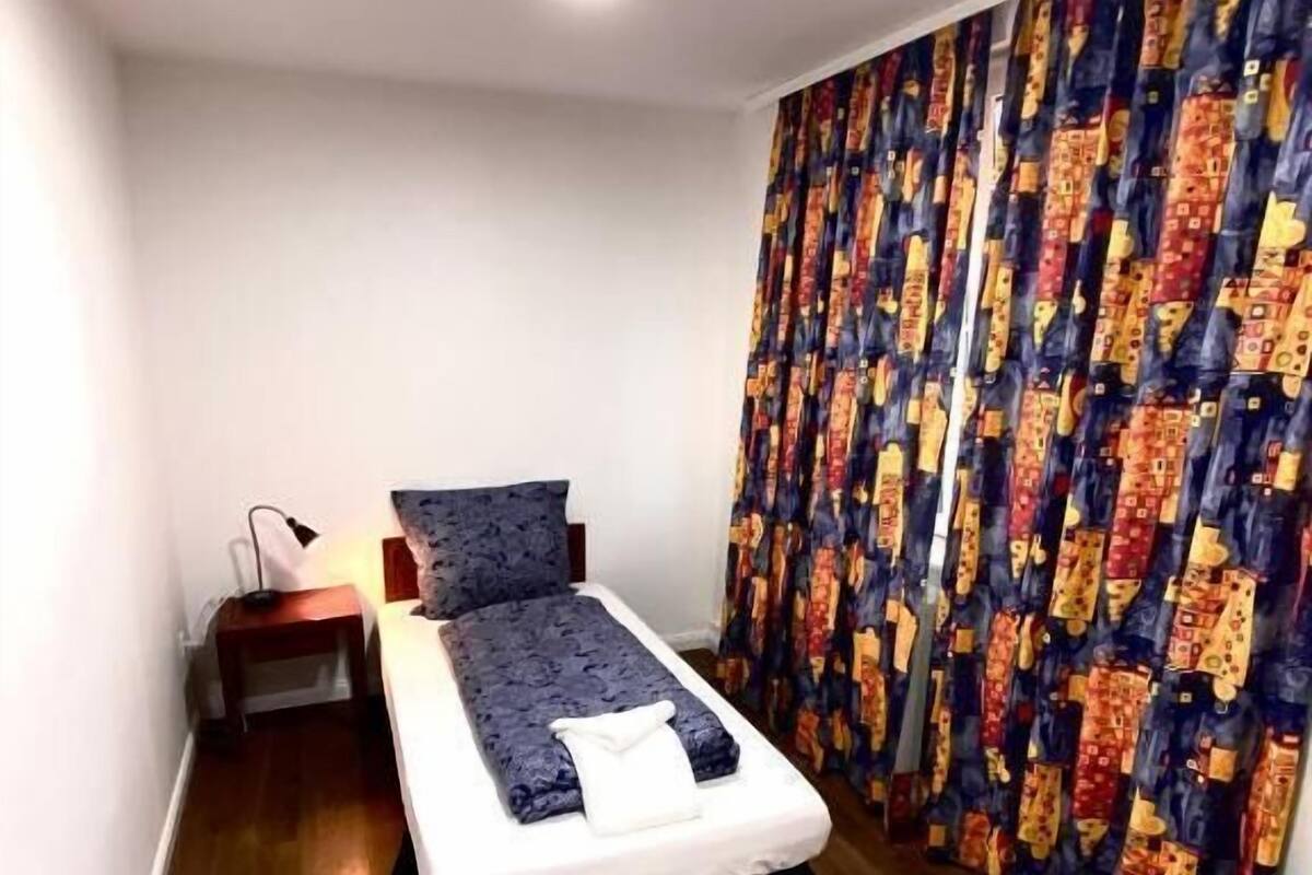 Basic Single Room | Desk, WiFi (free), bed sheets