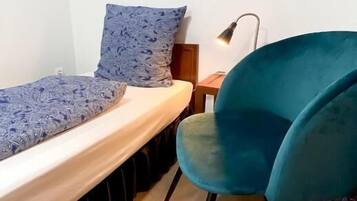 Schreibtisch, kostenloses WLAN, Bettwäsche