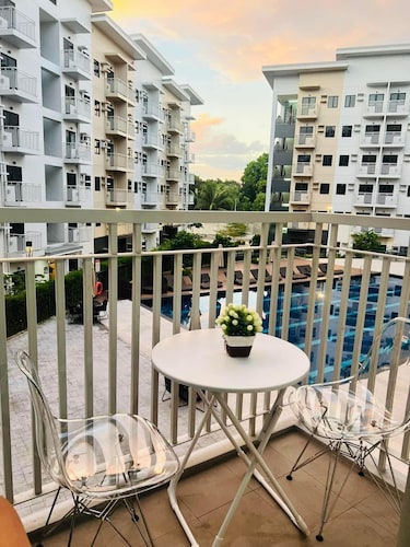 Hill Residence by Sarah Rentals