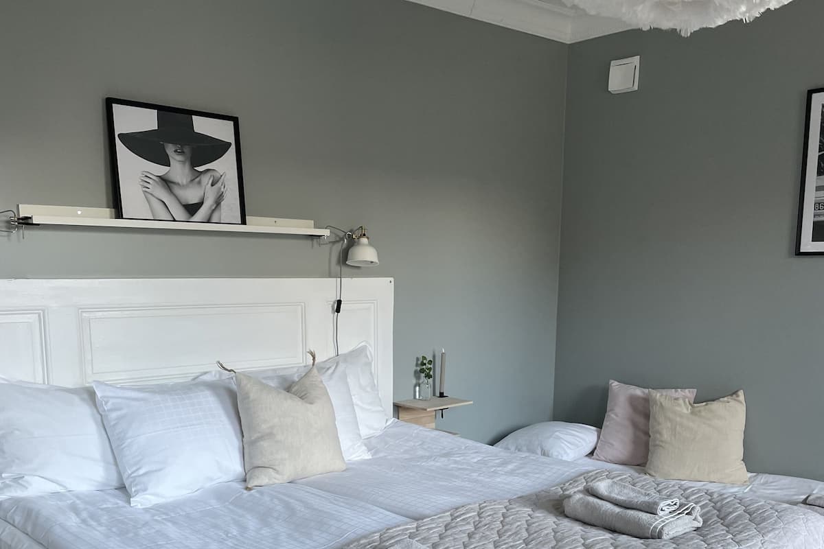 Design Double Room | Free WiFi, bed sheets
