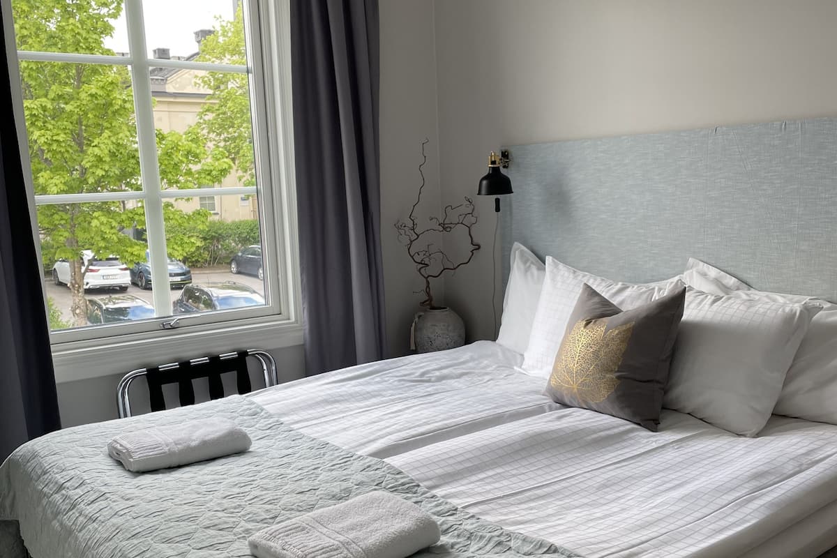 Design Double Room | Free WiFi, bed sheets