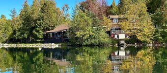 PINE COTTAGE: Pristine Echo Lake in the NEK of Vermont. Family and pet friendly!