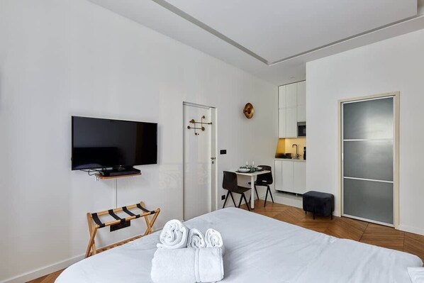 1 bedroom, iron/ironing board, travel cot, free WiFi
