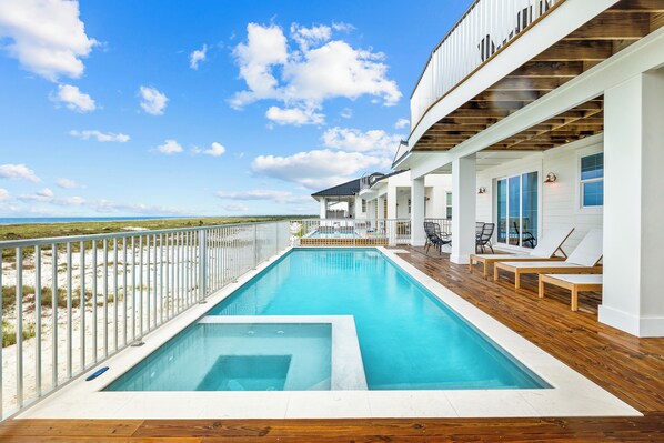 A heated pool - Sundial: Massive 9 BR Home- Sleeps 26, Beachfront, Priv. Pool, Pet friendly! (Mexico Beach)
