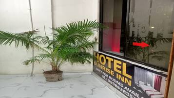 Pintu masuk properti