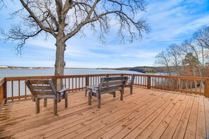Terrace/patio - Grand Lake Views: Pet-Friendly Jay Getaway! (Jay)