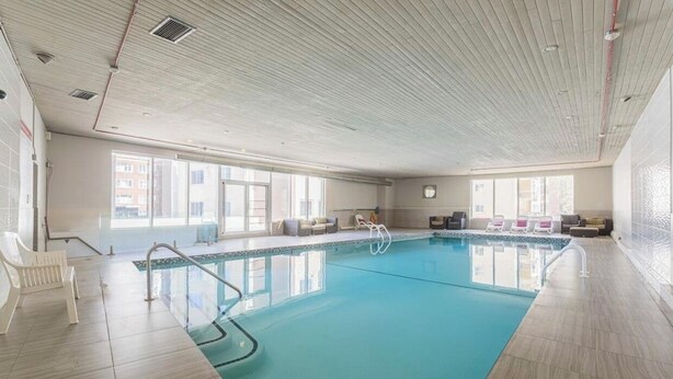Inomhuspool och uppvärmd pool