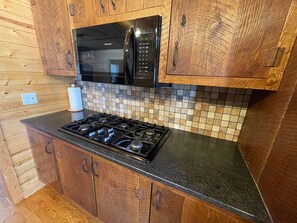 Frigorífic, microones, forn i placa de cuina 