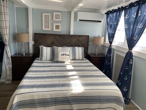 2 bedrooms, travel cot, free WiFi, bed sheets