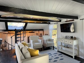 Smart TV - Peconic River Boatel (Riverhead)