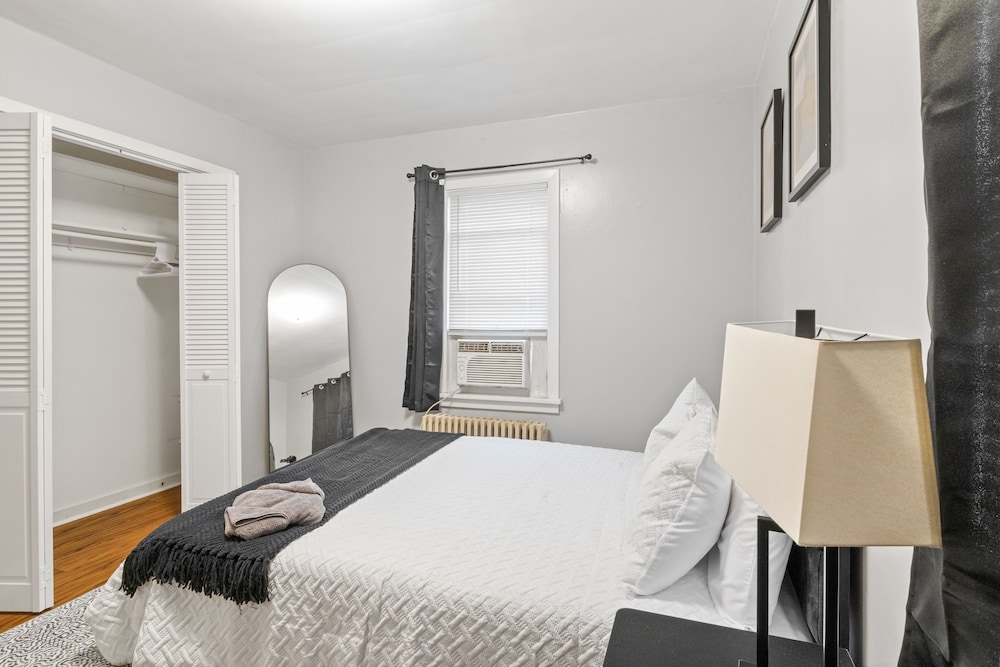 Centrally Located 2BR Apartment Terre Haute Vrbo