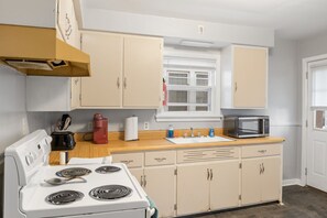 Micro-ondes, grille-pain