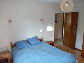 2 bedrooms, iron/ironing board, WiFi, bed sheets - Grand Appartement Rez-de-chaussee Avec Jardin (Briançon)