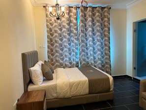 Quarto premium | Individualmente decorados, individualmente mobiliados, Wi-Fi de cortesia