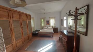 3 bedrooms, free WiFi, bed sheets