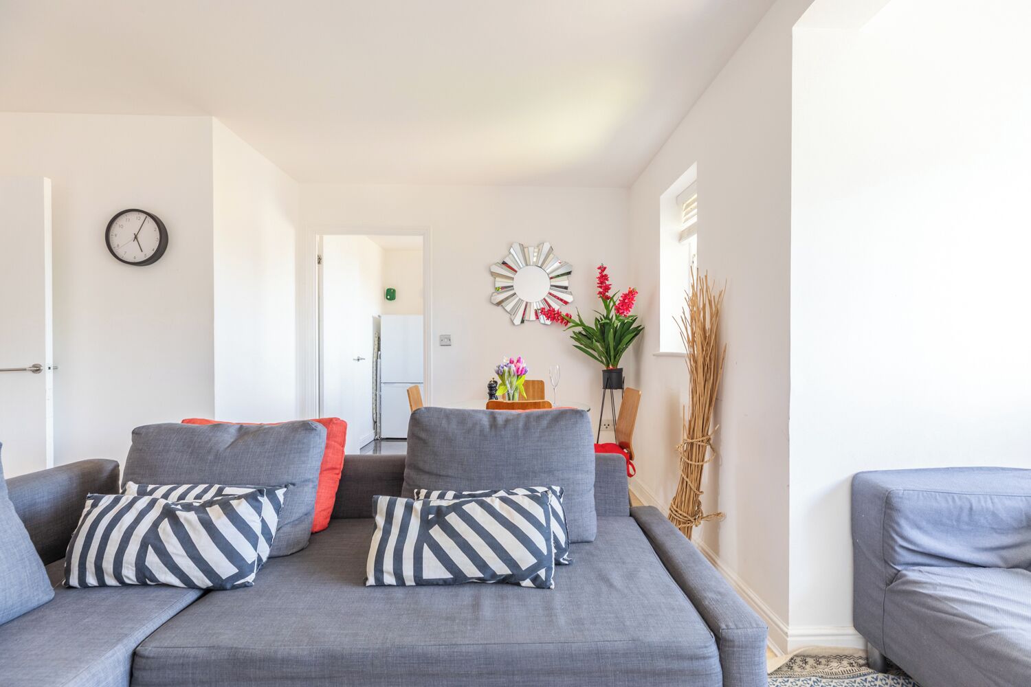 Smart TV, Netflix, pay movies, streaming services