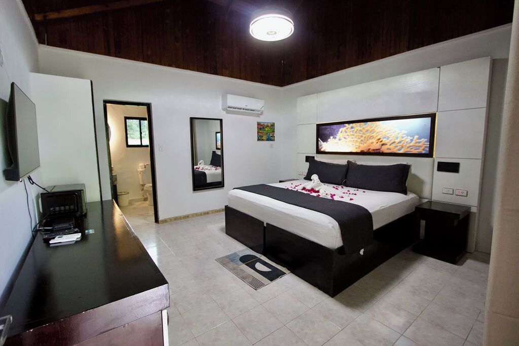 Premium bedding, in-room safe, individually decorated, desk