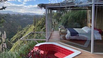 Signature Villa | Premium bedding, free WiFi, bed sheets