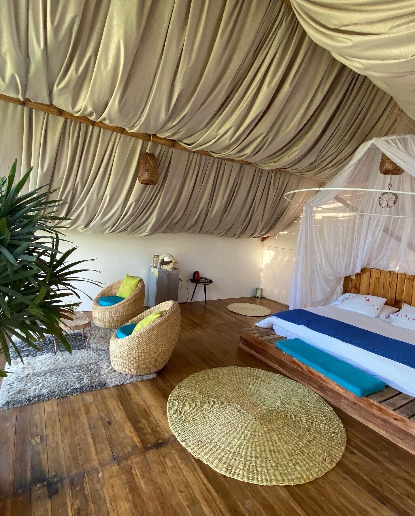 Honeymoon Tent, 1 Bedroom | Bathroom | Free toiletries, bidet, towels, soap