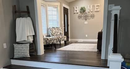 Heise Hot Springs Gathering Place sleeps 30+ w/Hot tub