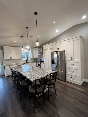 Heise Hot Springs Gathering Place sleeps 30+ w/Hot tub