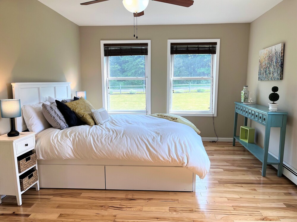 Like new house 5 min. to Cornell on tranquil 21 acres ski trails