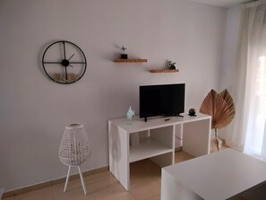 Interior - Precioso Bajo a pie de Playa (Playas de Vera)