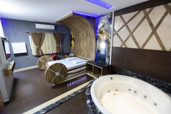 Chambre exclusive | Minibar, bureau, système d’insonorisation, accès au Wi-Fi (inclus)