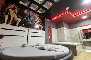 Habitación de lujo | Minibar, escritorio, sistema de insonorización y wifi gratis