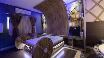 Exclusive Room | 6 bilik tidur, bar mini, meja, kalis bunyi