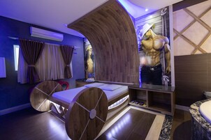 Minibar, escritorio, sistema de insonorización y wifi gratis 