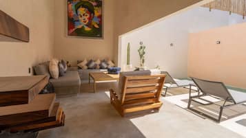 Hus - 3 sovrum - privat pool | Vardagsrum