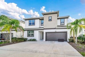Exterior - EPIC 12 Bedroom Home with Private Pool! (Kissimmee)