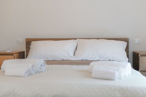 4 bedrooms, iron/ironing board, travel cot, free WiFi