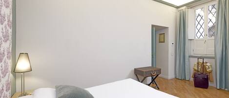 1 Schlafzimmer, Schreibtisch, Reisekinderbett, kostenloses WLAN