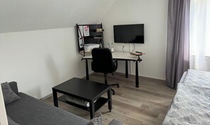 1 bedroom, desk, iron/ironing board, free WiFi