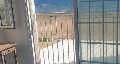 Villa right on a Shallow Sandy Beach, just 40m walk to the water.