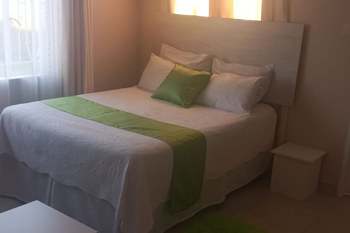 1 slaapkamer, individueel gemeubileerd, een bureau, een laptopwerkplek
