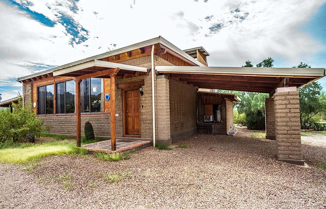 Casa Madero Desert Retreat with Hot Tub Under the Stars