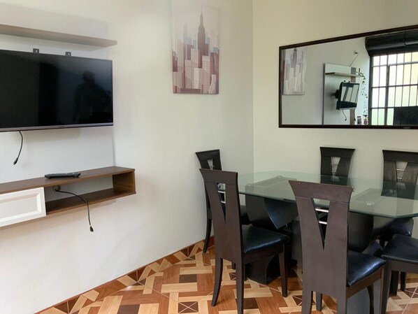 Dining - Dpto 1er Piso a 5 Minutos Aeropuerto Planta Baja (Callao)