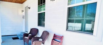 The Gardenia Suites ™ - Suite B ~ Country feel in the heart of Spring Hill.