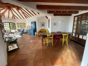 Interior - Ferienhaus mit Garten, Pool, Sonnenterrasse mit Meerblick. Hunde Willkommen! (Roquebrune-sur-Argens)