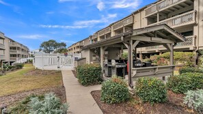 Property grounds - Kiana's Beach Retreat by RedAwning (Myrtle Beach)