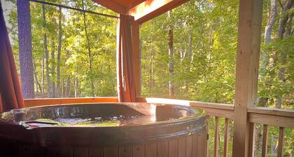 Cozy Cabin with King Suite, Hot tub, Gas Fireplace, Fire Pit, Grill & Games