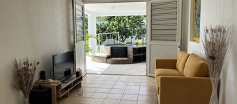 Chaleureux bas de Villa vue mer