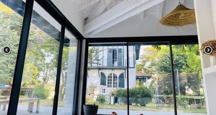 Beautiful basque Villa of the 30th with swimming pool and pool house
