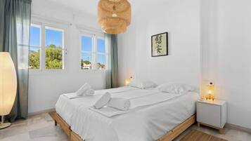 1 slaapkamer, een strijkplank/strijkijzer, gratis wifi, beddengoed